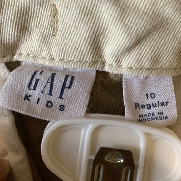 Gap Kids khaki pants/slacks uniform pants size 10 EUC - Picture 3 of 3